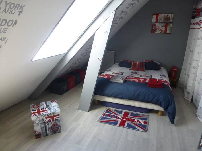 Chambre d’hôte pour 3 personnes, avec terrasse ainsi que jardin et vue