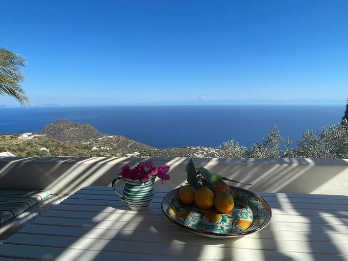 Location de vacances pour 5 personnes, avec vue et jardin à Filicudi - 2