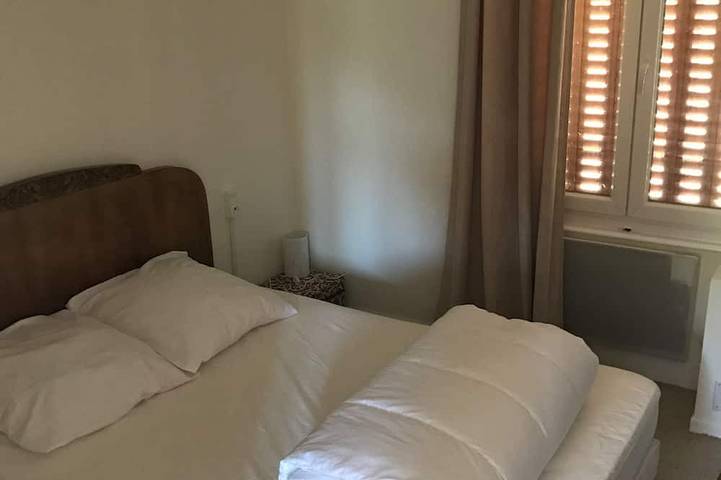 Gîte pour 4 personnes, avec terrasse ainsi que piscine et jardin à Saint-Nectaire - 2