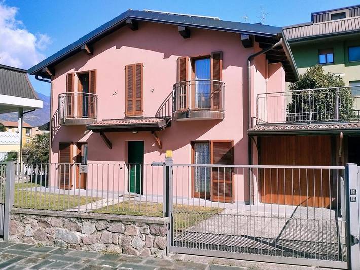 Ferienhaus für 4 Personen, mit Balkon und Terrasse sowie Garten in Pisogne