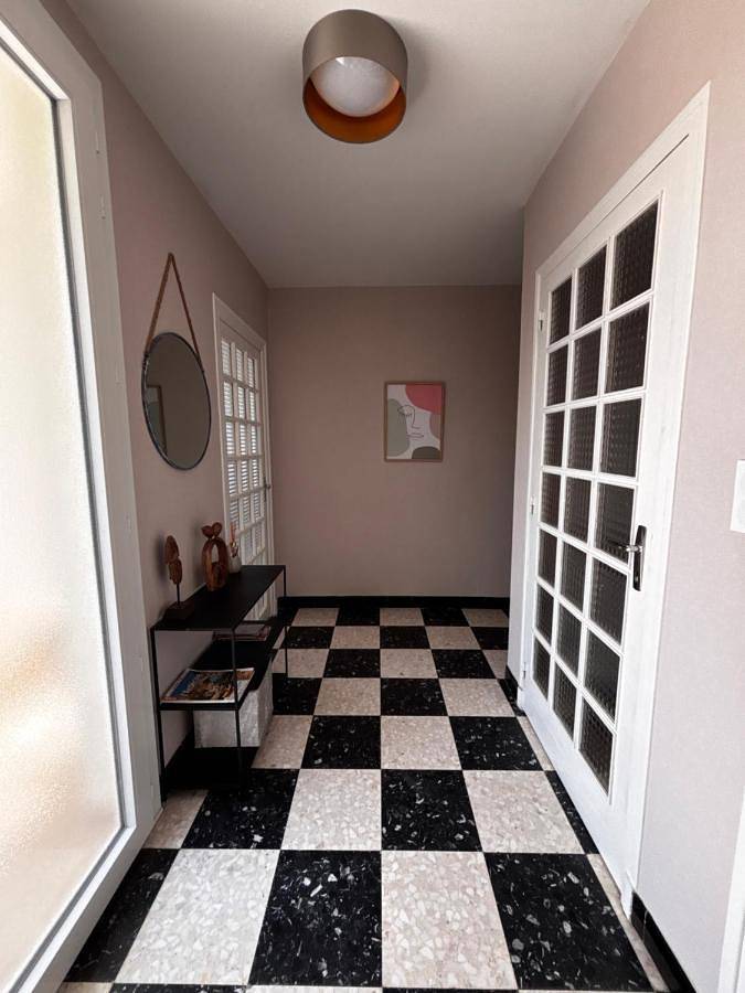 Appartement entier, Three-Bedroom Apartment in Saint-Didier-sous-Aubenas, Ardèche