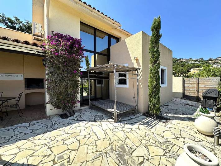 Villa pour 4 personnes, avec piscine, animaux acceptés à La Londe-les-Maures