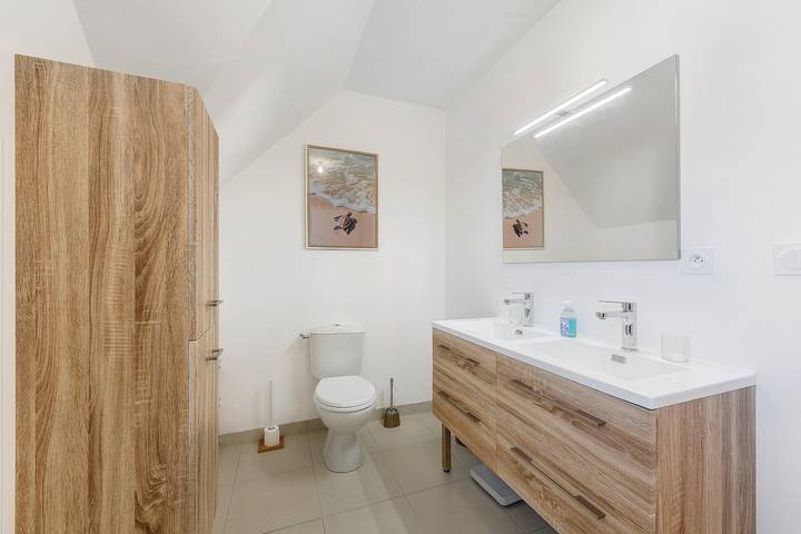 Guesthouse "La Maison D'Elie" with Private Terrace, Garden, and Wi-Fi in Plougoulm, Ceinture Dorée