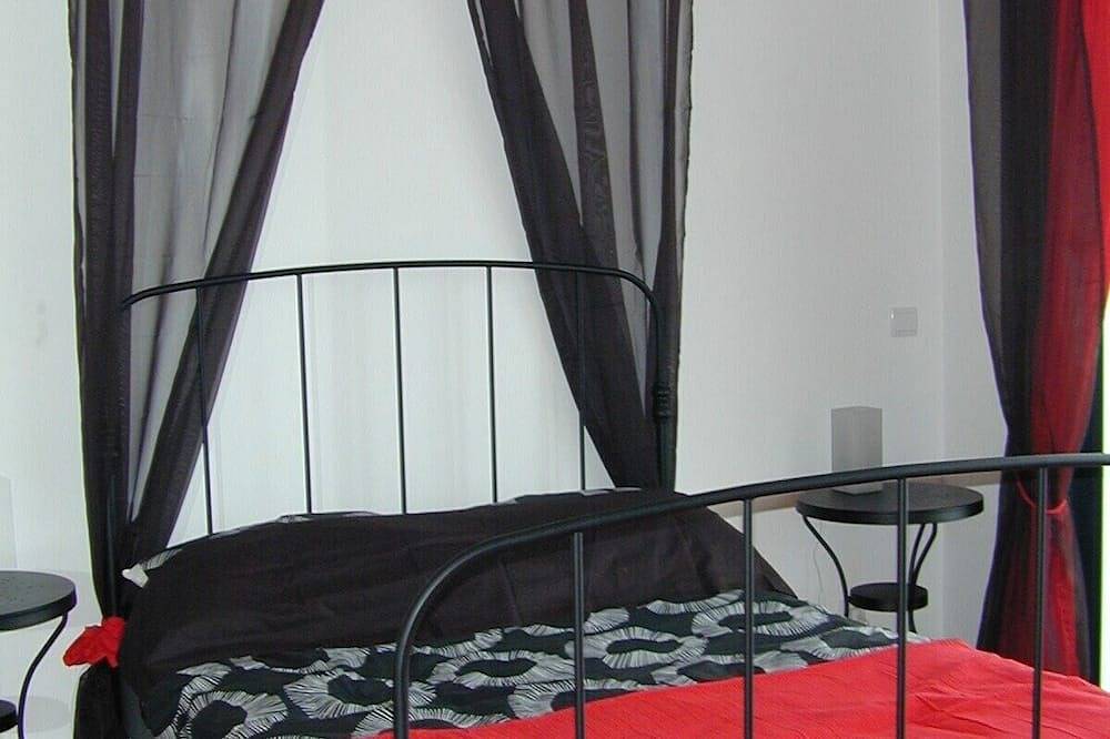 Luxury Villa With Private Heated Pool, Games  Room, 160 degrees sea view, Wifi in Pináculo, Ribeira Brava