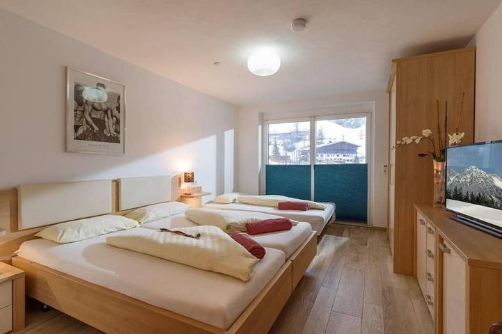 Bed and breakfast for 3 people, with garden and balcony, with pets - 1