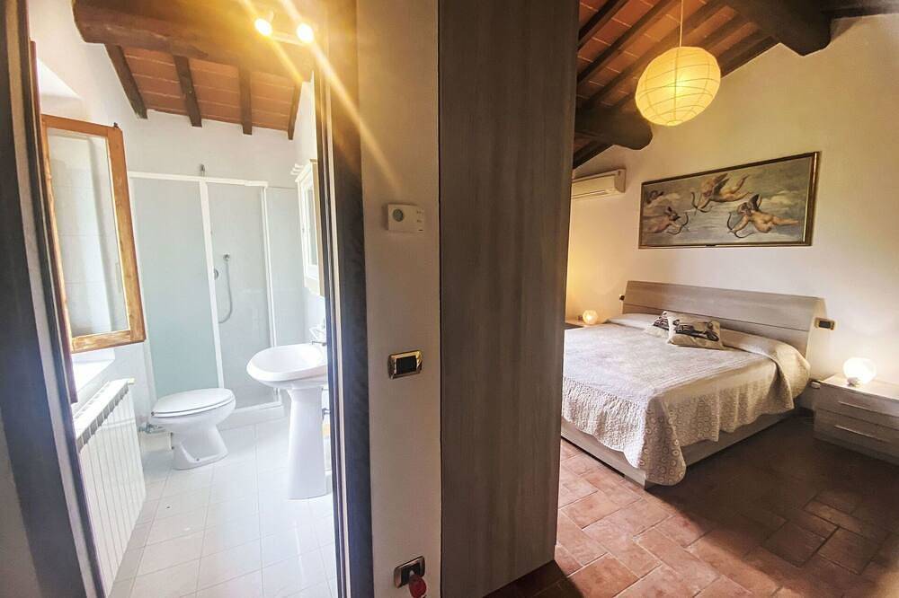 Maison de vacances privée avec climatisation, Wifi, piscine, Tv, patio, vue panoramique in Greve In Chianti, Chianti