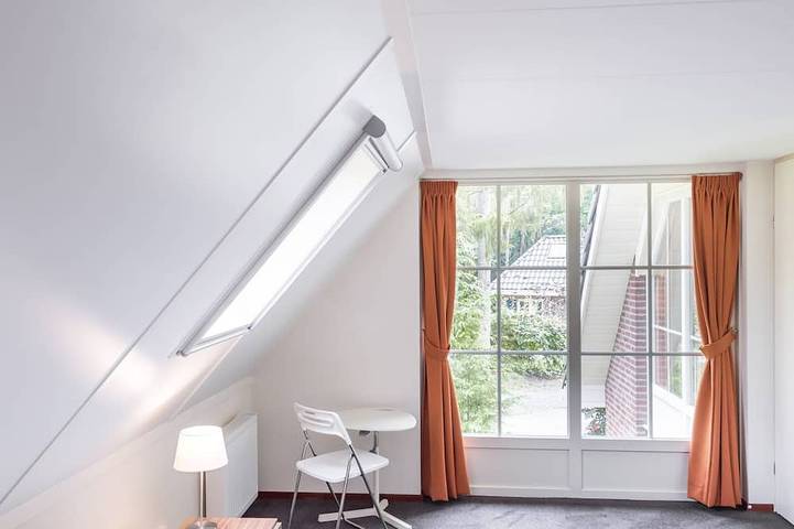 Una casa espaciosa y agradable en el bosque de Beekbergen. WiFi gratis. in Beekbergen, Veluwe