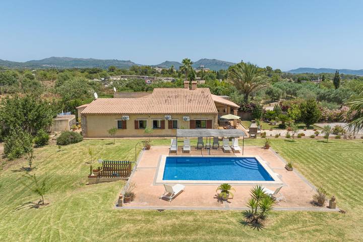 Finca für Gruppen für 8 Personen, mit Terrasse in Artà