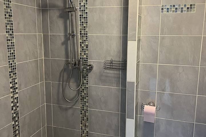 Location de vacances pour 6 personnes, avec terrasse ainsi que piscine et jardin à Vic-la-Gardiole - 4