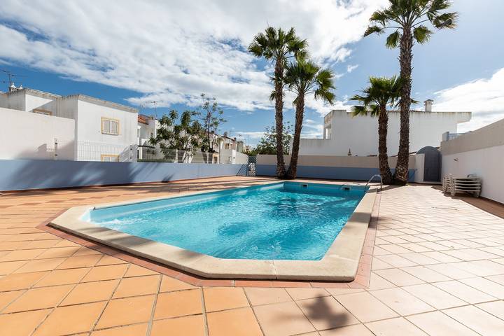 Ferienhaus für 9 Personen, mit Pool und Terrasse - 1