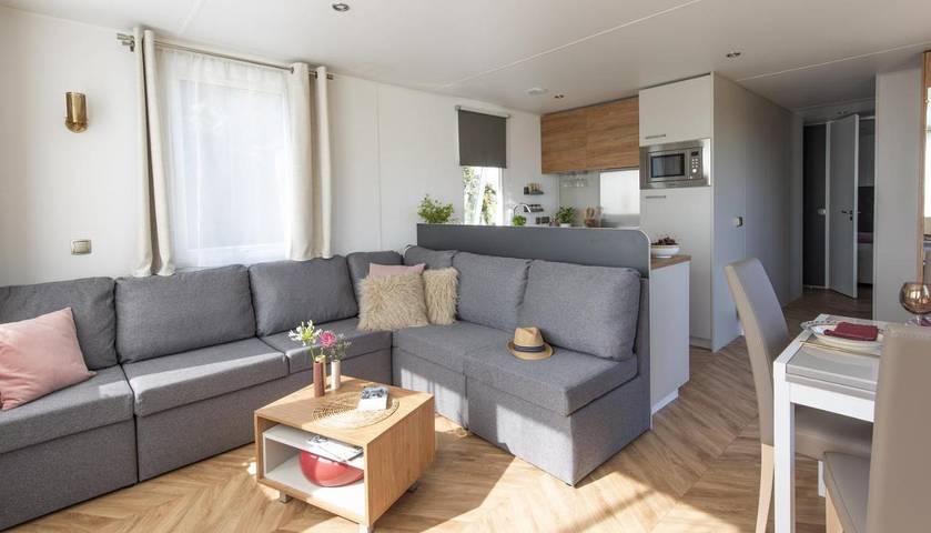 Location de vacances pour 4 personnes, avec Jacuzzi et Terrasse ainsi que Jardin et Piscine à Saint-Privat-de-Champclos - 3