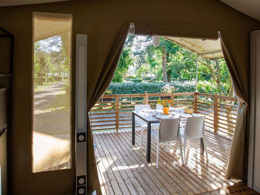 Camping Le Both d'Orouet - Canvas and wooden tent 5 persons - The Oulebo Lodge in Saint-Jean-de-Monts, Vendée