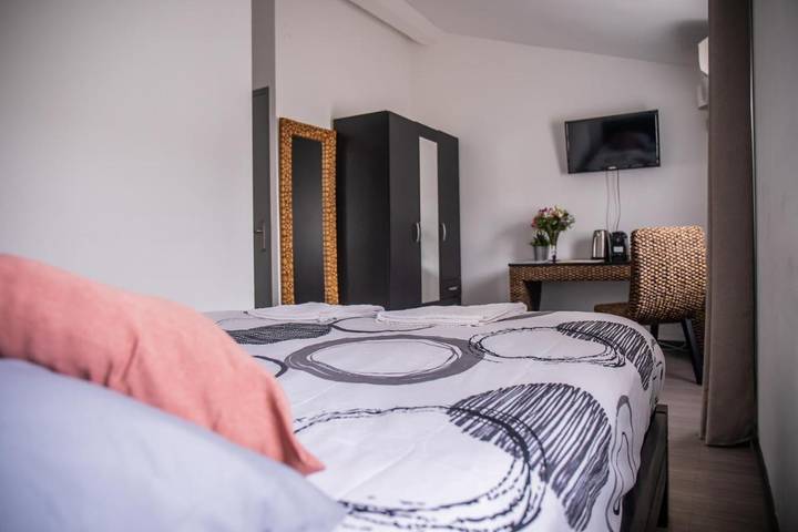 Location de vacances pour 3 personnes, avec jardin et vue, animaux acceptés à La Garde - 4