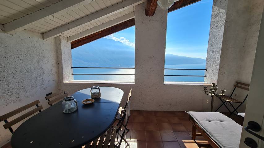 Ferienhaus für 6 Personen, mit Balkon und Seeblick