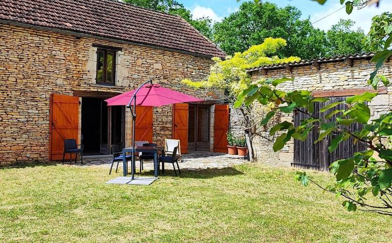 Location de vacances pour 6 personnes, avec jardin à La Cassagne - 2