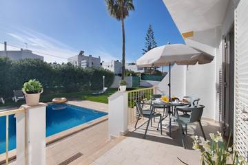 Location de vacances pour 9 personnes, avec jardin dans Olhos de Água