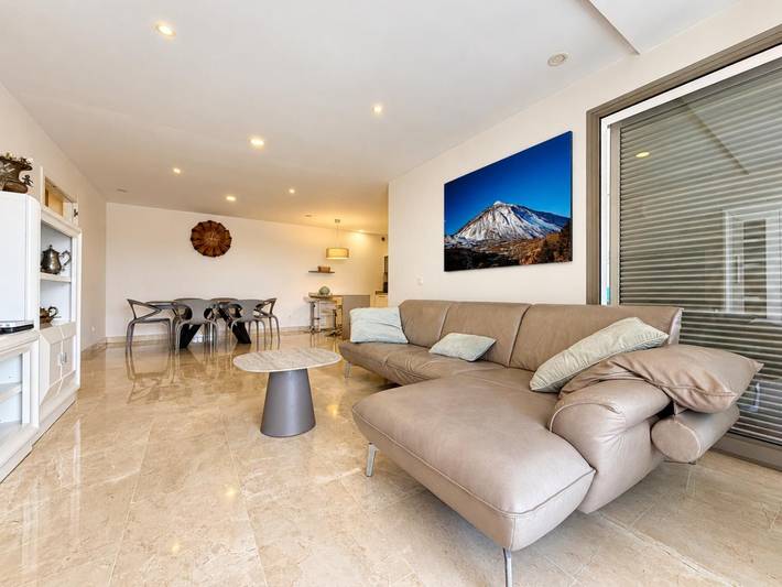 Entire apartment, Luxury apartment in La Caleta near restaurants in La Caleta, Adeje