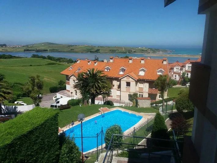 Apartamento de vacaciones para 5 personas, con vistas además de piscina y terraza - 1