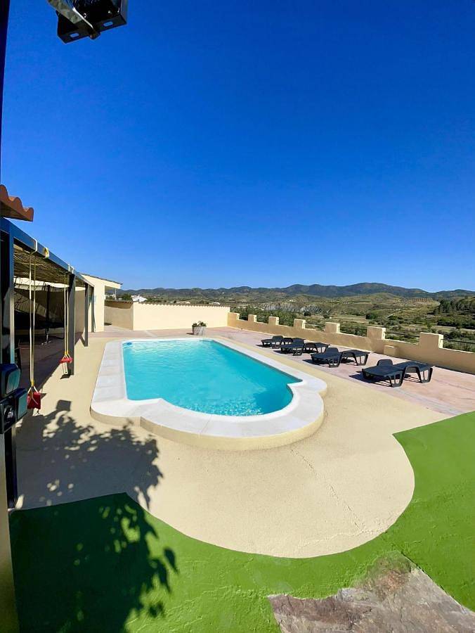 Apartamento para 6 personas, con Balcón y Terraza además de Jardín y Piscina en Vélez-Blanco