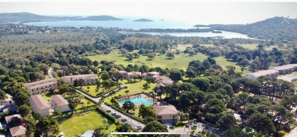 Location de vacances pour 4 personnes, avec balcon et piscine dans Cala Rossa