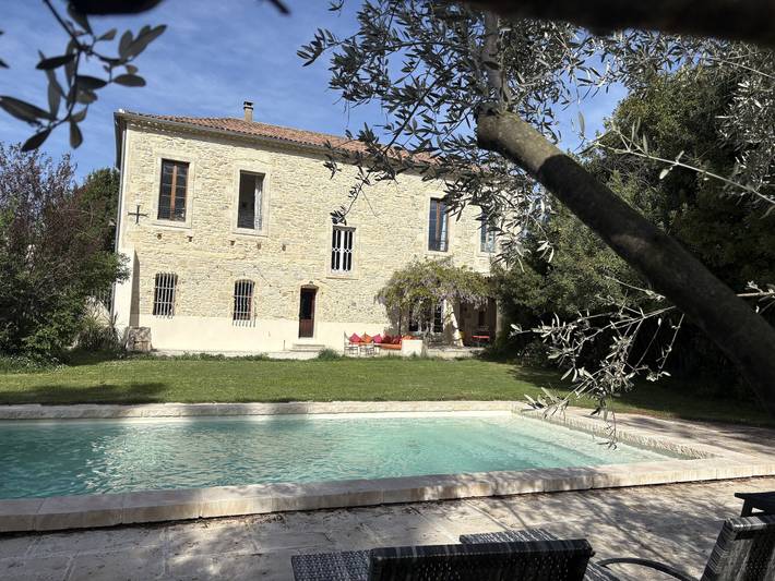 Gîte pour 9 personnes, avec piscine, adapté aux familles