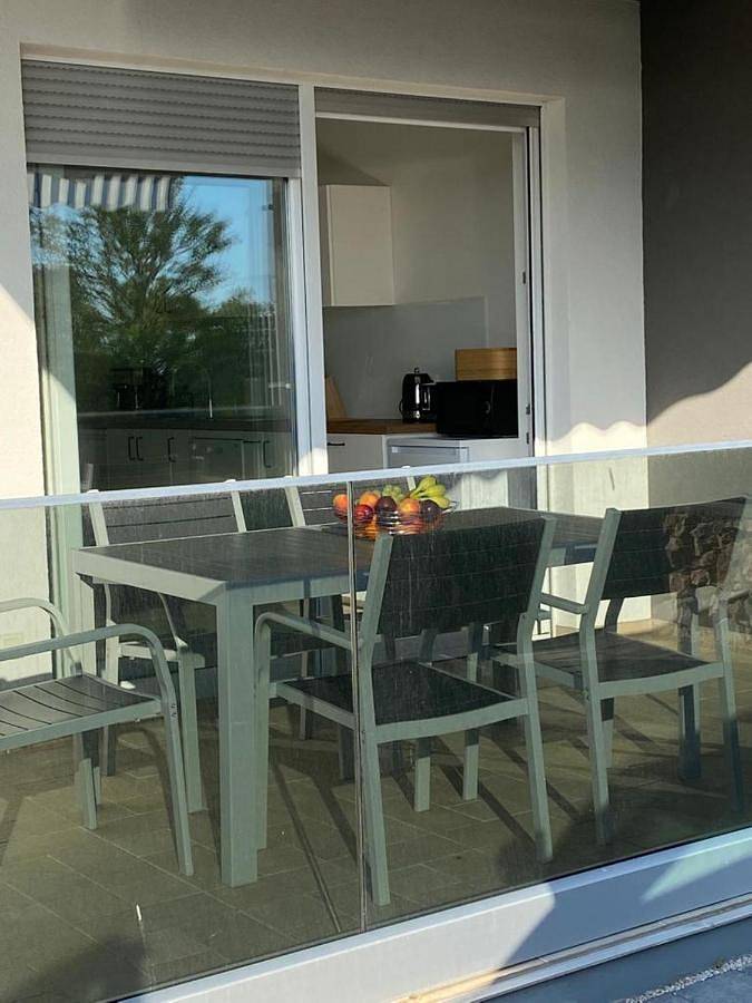 Ganze Wohnung, Three-Bedroom Apartment in Šimuni, Pag