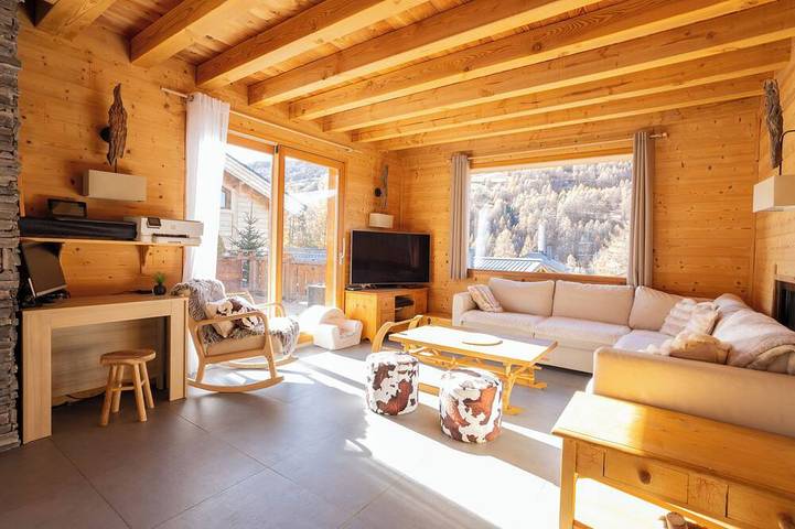 La Tanière : Chalet Alpin d'exception avec piscine chauffée & sauna - 14 pers in Vars, Région de Briançon