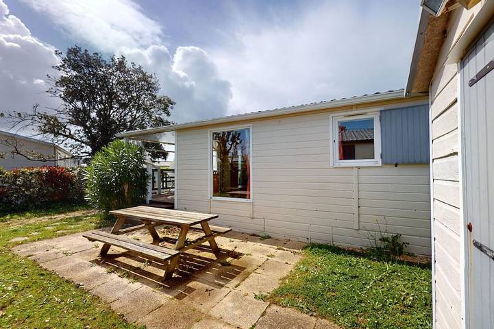 Camping pour 6 personnes, avec jardin et piscine