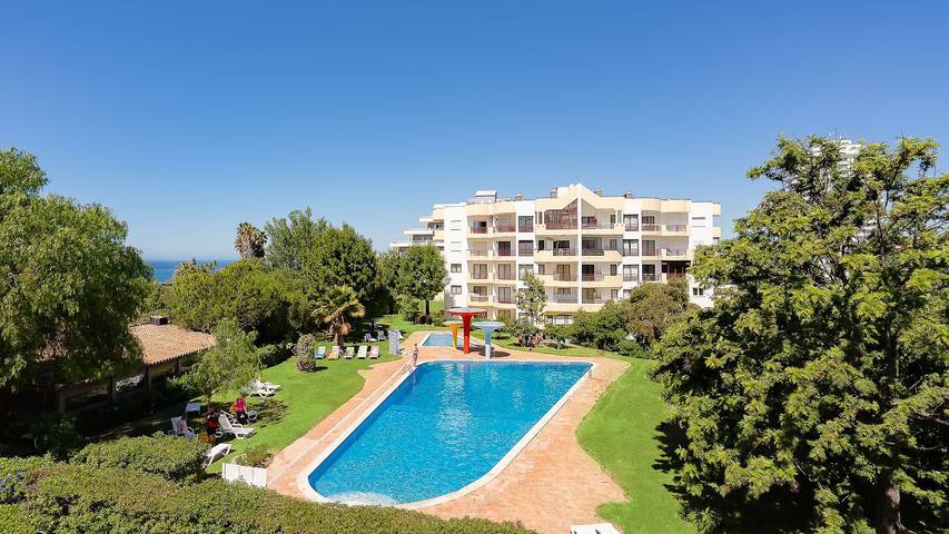 Ganze Wohnung, Ferienwohnung für 3 Personen mit Balkon in Praia da Rocha, Portimão