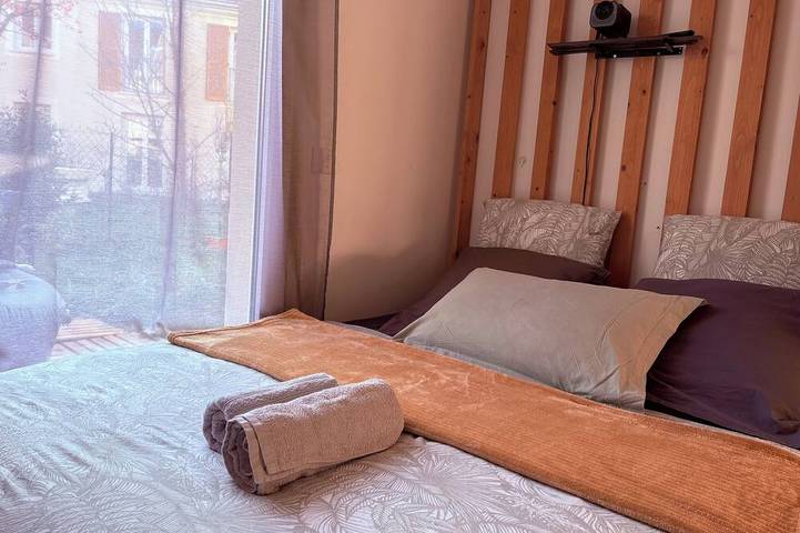 Ganze Wohnung, Apartment with terrace and private garden near Disney & shopping center in Bussy-Saint-Georges, Seine-et-Marne