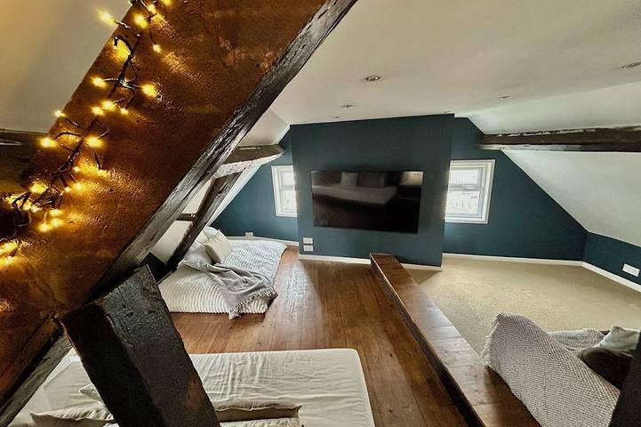 Ganze Wohnung, Spacious and unique 2-bedroom duplex apartment with Worcester city views. in Worcester, Worcestershire