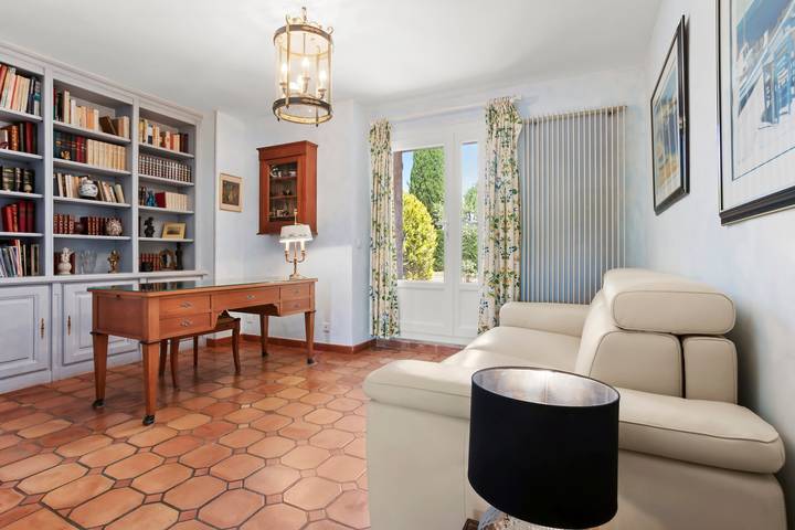 Le Mas Valou, villa de piedra con piscina privada in Tourrettes, Region de Draguignan