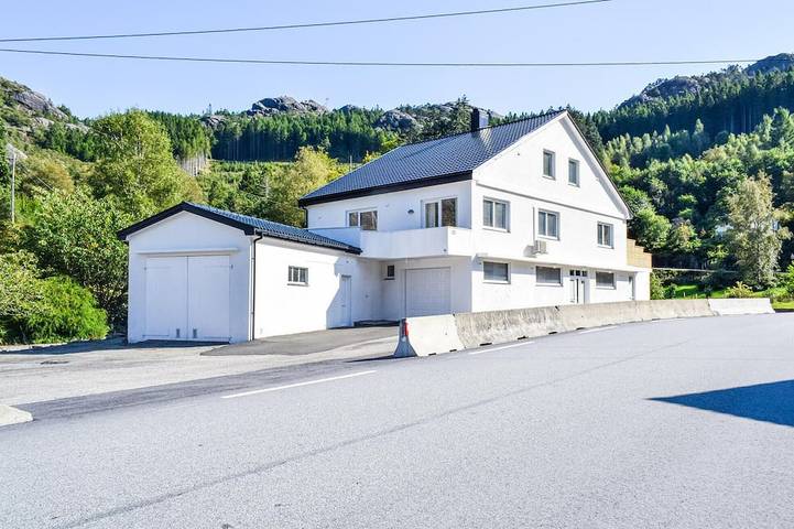 Ferienhaus fĂŒr 9 Personen, mit Terrasse