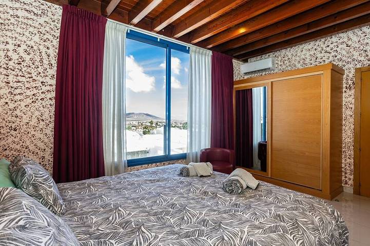 Villa Carmen Piscine privée chauffée / Climatisation Salle de jeux gratuite in Playa Blanca, Yaiza