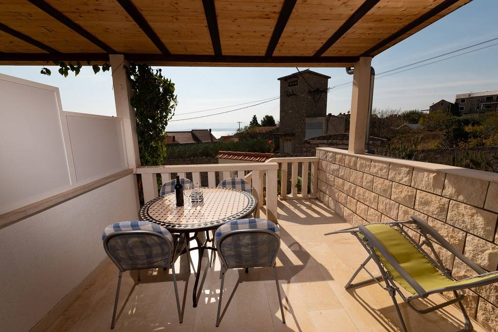 Ganze Wohnung, Ferienwohnung in Bol mit Meerblick, Terrasse, Klimaanlage, W-Lan (3757-3) in Bol, Brac