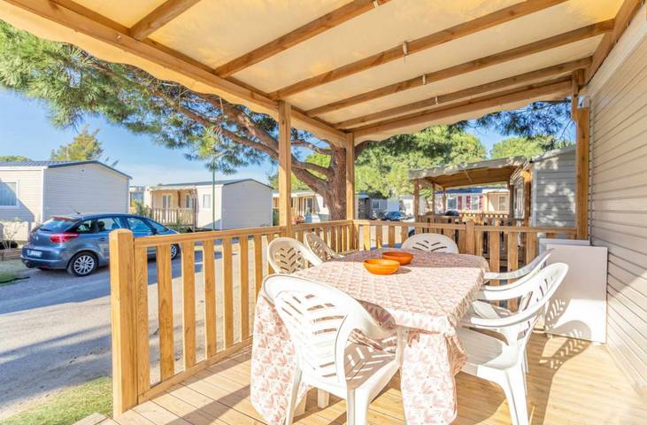 Camping pour 8 personnes, avec terrasse ainsi que vue sur le lac et piscine, animaux acceptés à Canet-en-Roussillon - 2