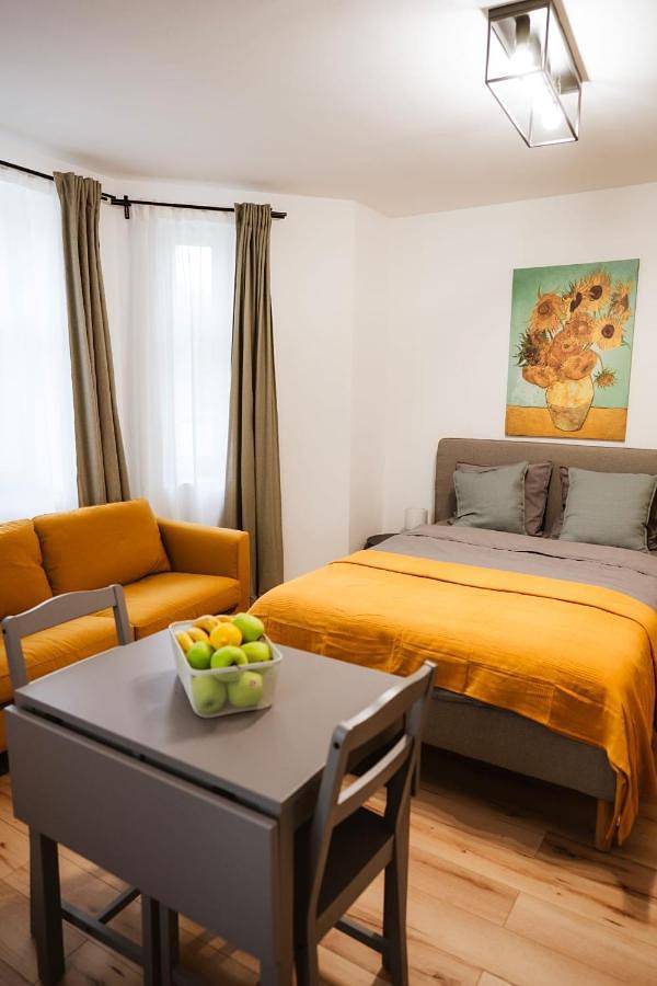 Ferienwohnung für 2 Personen, mit Terrasse und Garten in Györ