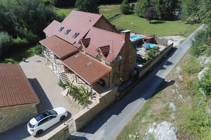 Location de vacances pour 4 personnes, avec terrasse ainsi que piscine et jardin, animaux acceptés à Saint-Vincent-de-Cosse - 3