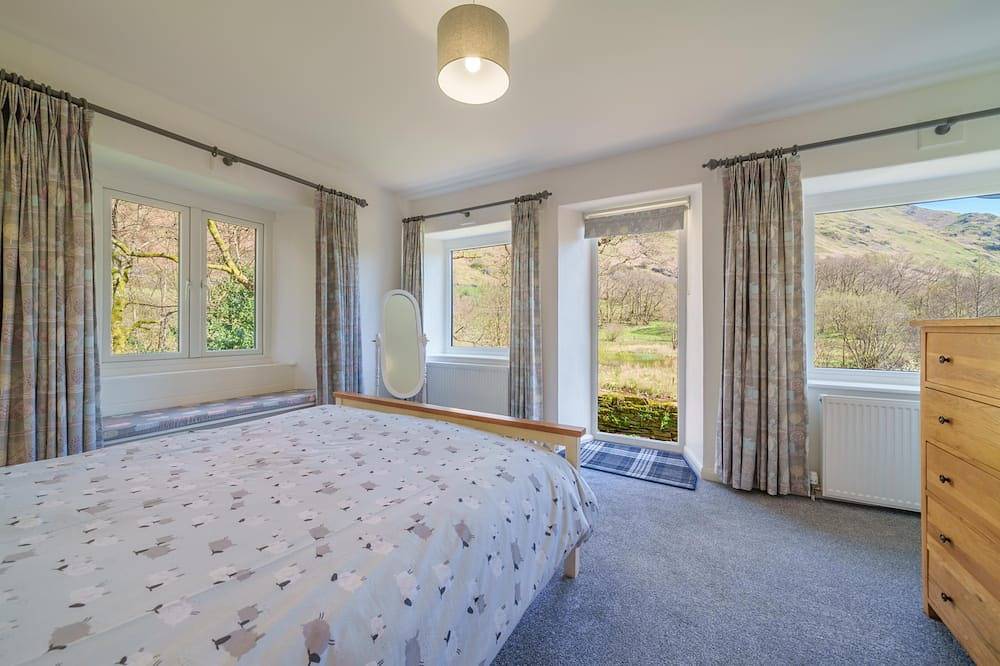 Goldrill Cottage - Riverfront location in Patterdale in Patterdale, Lake District