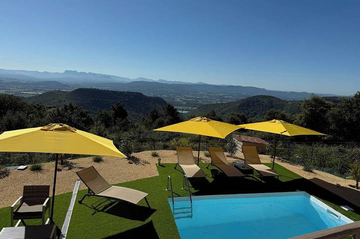 Location de vacances pour 4 personnes, avec Terrasse et Jardin à Rompon