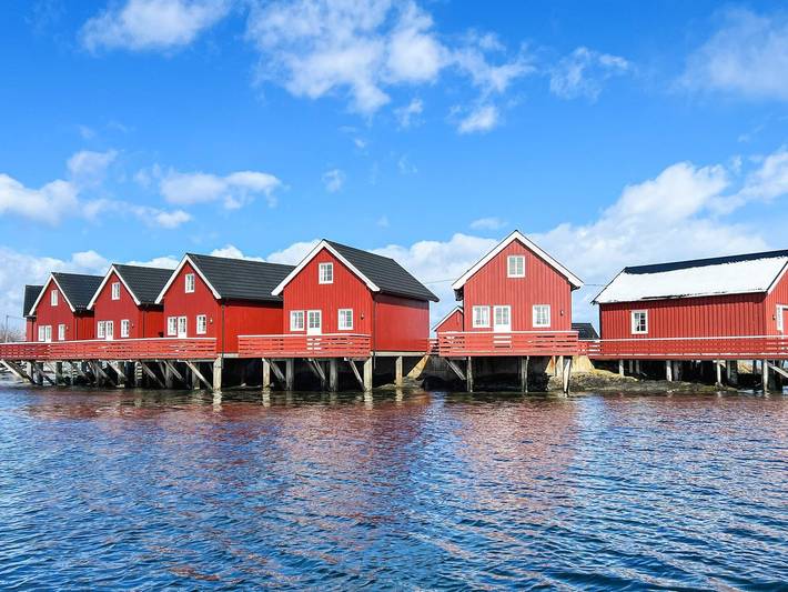 Rückzugsort am Meer mit Booten und Angeln in Ørland