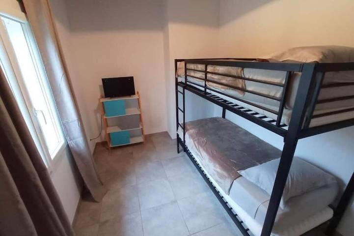 Location de vacances pour 8 personnes dans Le Sambuc - 2