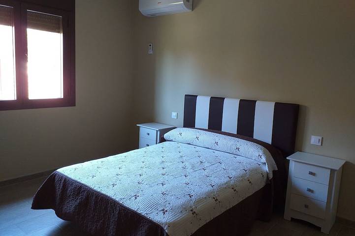 Gîte pour 11 personnes, avec jardin ainsi que jacuzzi et balcon à Candeleda - 4