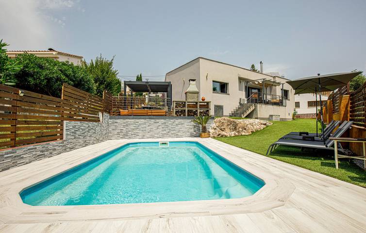 Location de vacances pour 6 personnes, avec jardin et terrasse à Santa Susanna - 4