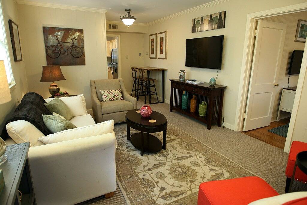 Ganze Wohnung, Charmantes und gemütliches Wohnen im Brown Door Cottage in Memphis, Tennessee