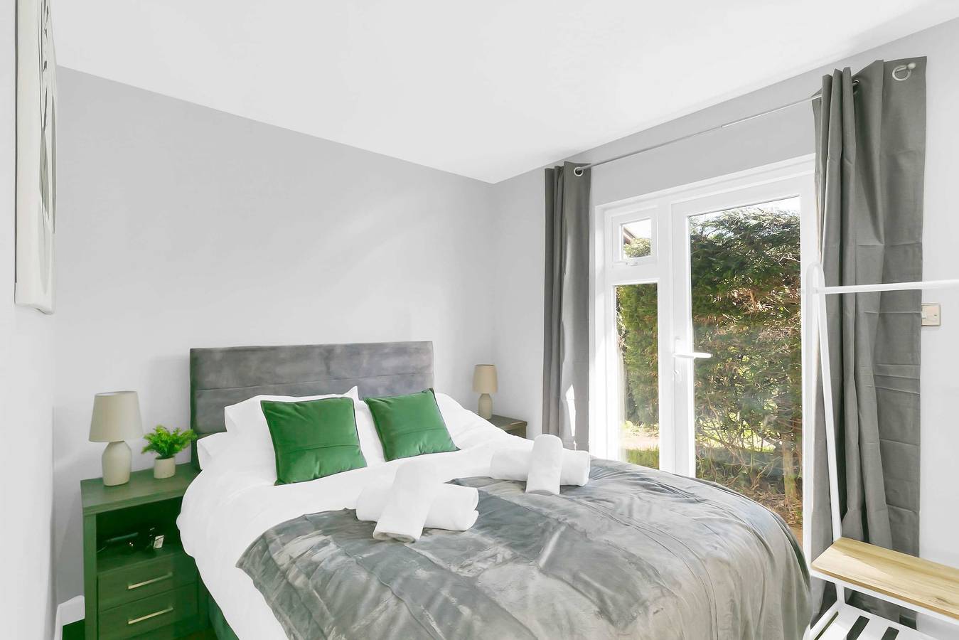 Lovely 2Br Holiday Chalet Near Sidmouth - Sleeps 5 in Branscombe, Jurassic Coast