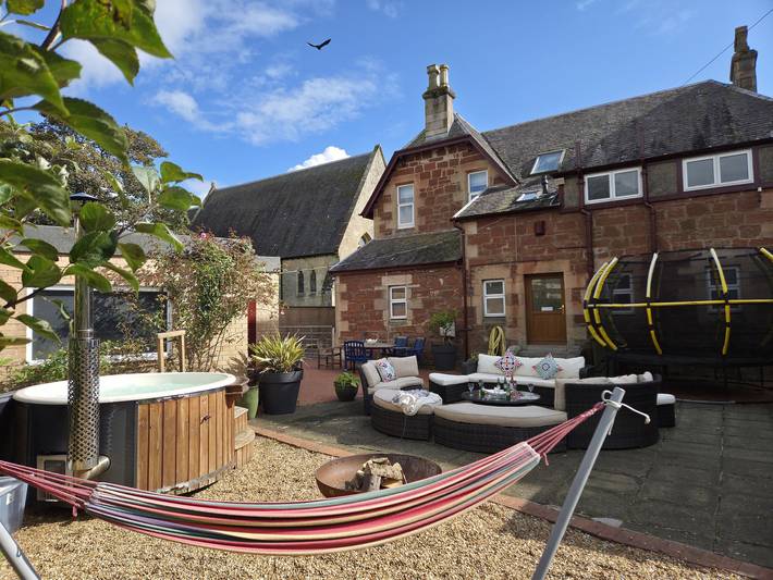 Holiday rental for 14 people, with garden in Largs