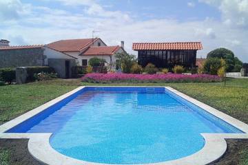 Gîte pour 6 personnes, avec jardin à Aldreu