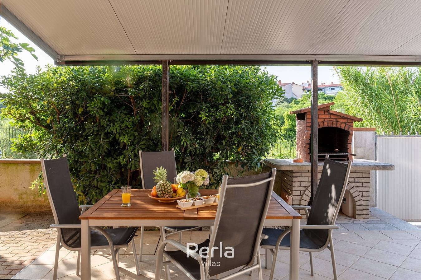 Entire apartment, Apartment Pineta with cozy terrace and grill in Vinkuran, Southcoast Istria