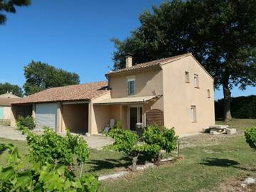 Gîte pour 4 personnes, avec jardin à Grillon